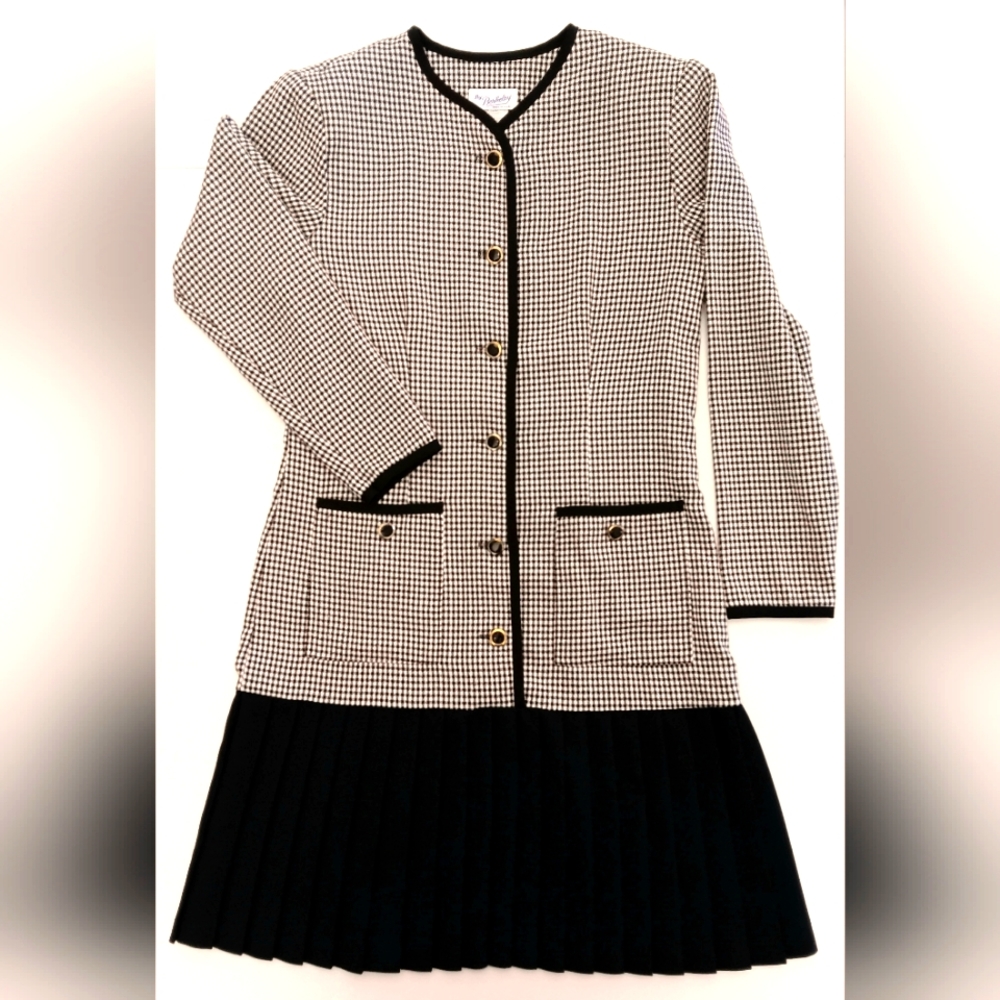 Vintage button front, houndstooth drop waist,  pleated dress. 11/12.